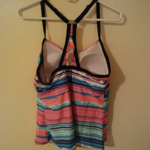 Charm leaks  Tankini top only - Picture 2 of 5